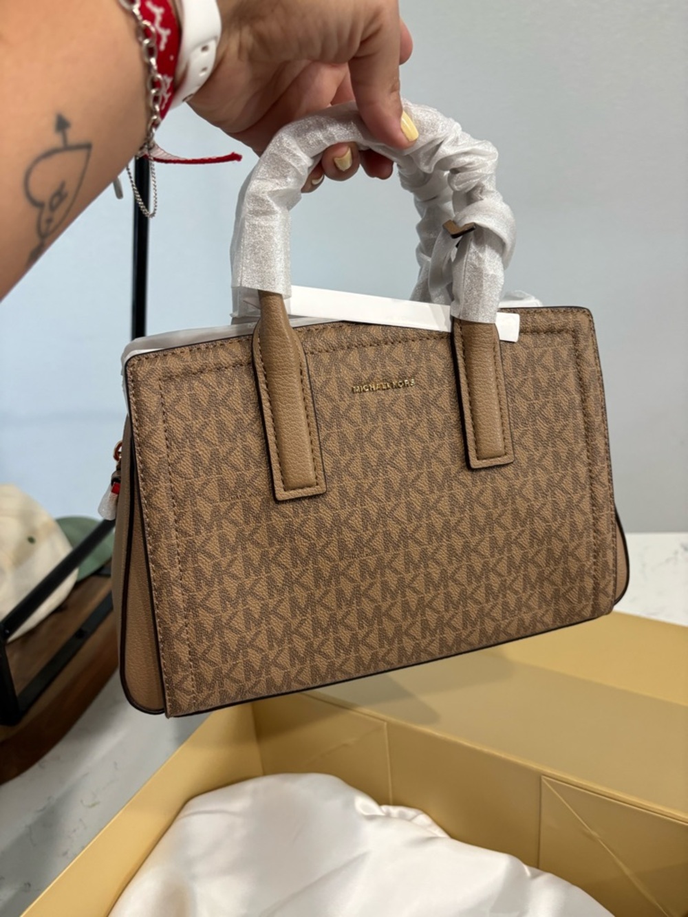 Michael Kors HUSK Signature Laila